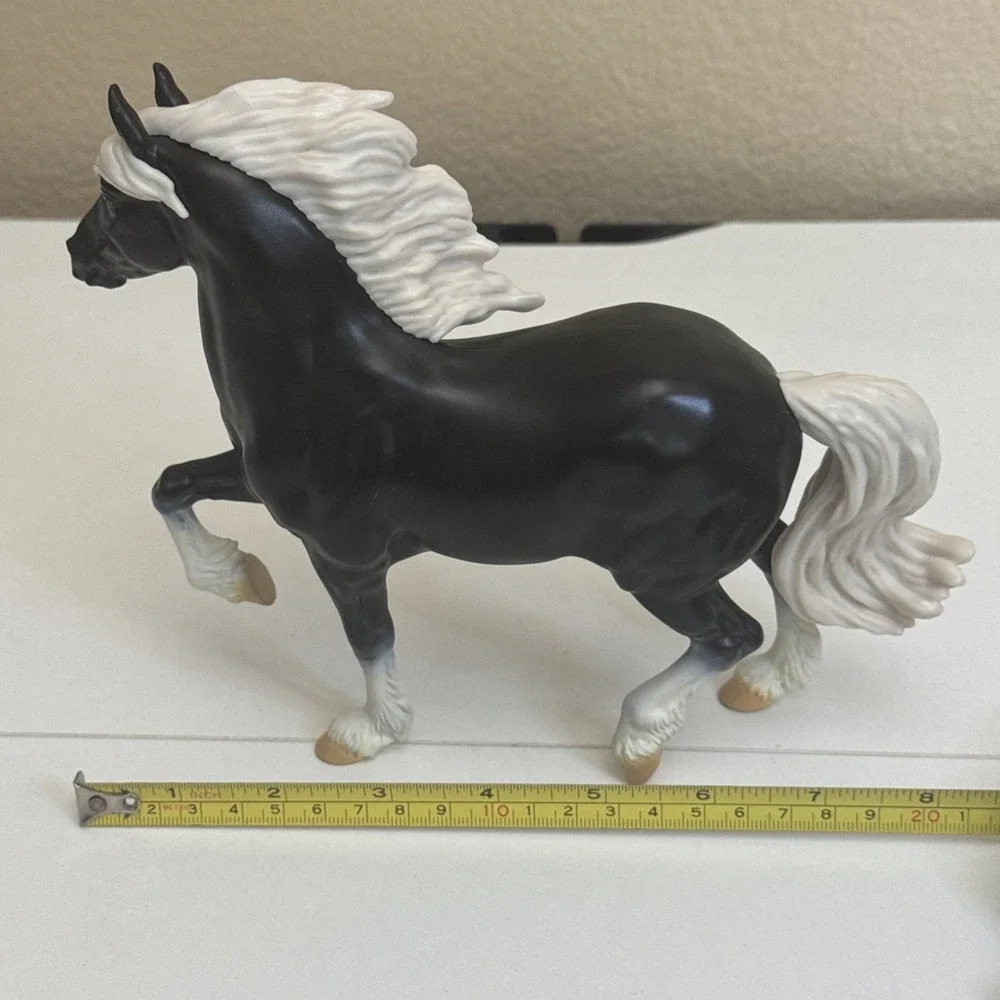 Breyer® Paddock Pals toy horse figure (8 x 7 Inch) - 